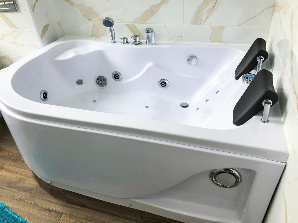 Kaliny Apartamenty Wanny Z Hydromasazem Chorzów Extérieur photo