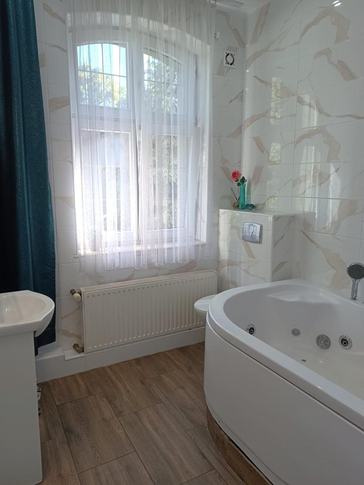 Kaliny Apartamenty Wanny Z Hydromasazem Chorzów Extérieur photo